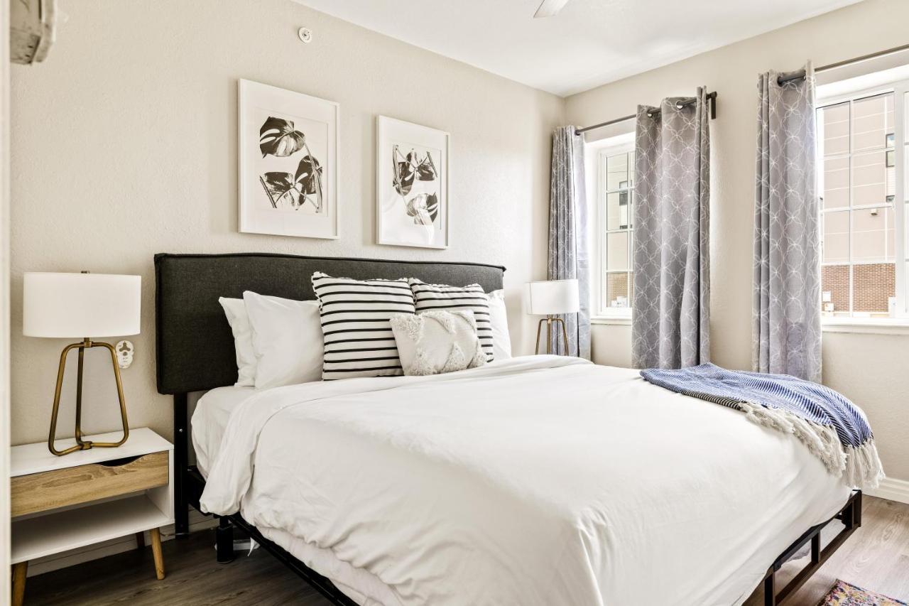 Stylish City Retreat - King Beds - Walk To Sloans Lake Denver Exterior photo