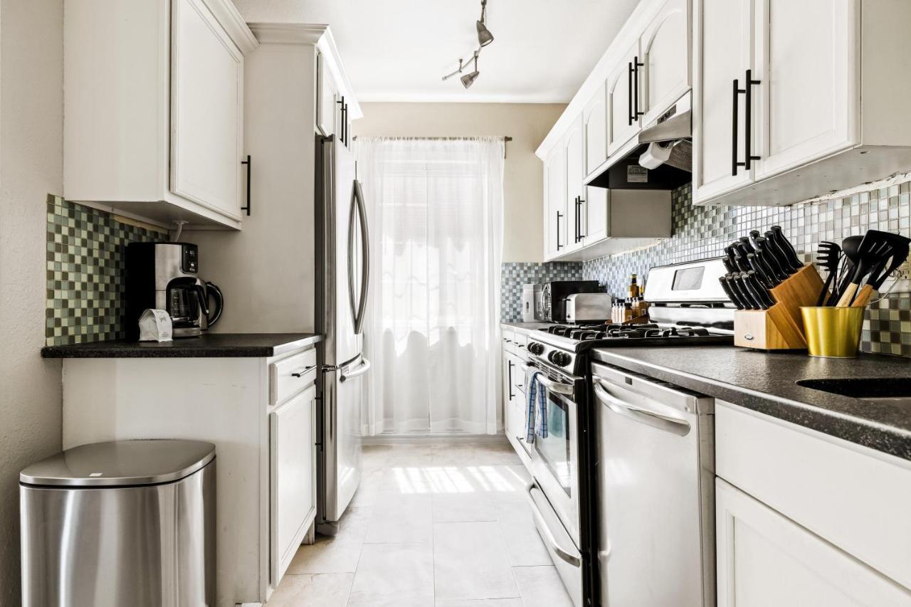 Stylish City Retreat - King Beds - Walk To Sloans Lake Denver Exterior photo